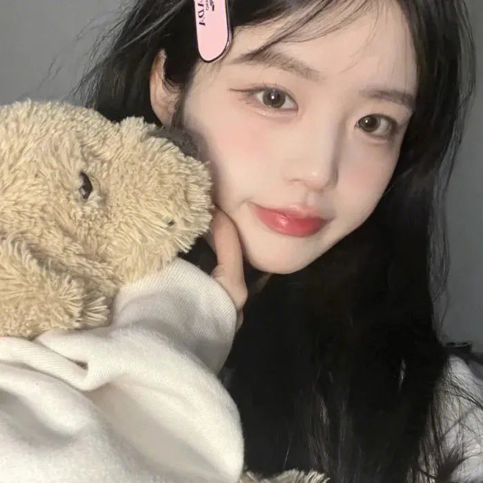 虚拟小姐在看着你